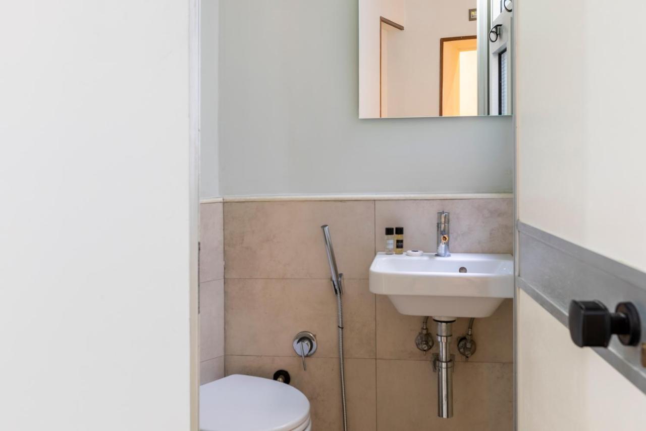 Deza Casa Vacanze Nazionale Joy Roma Dış mekan fotoğraf
